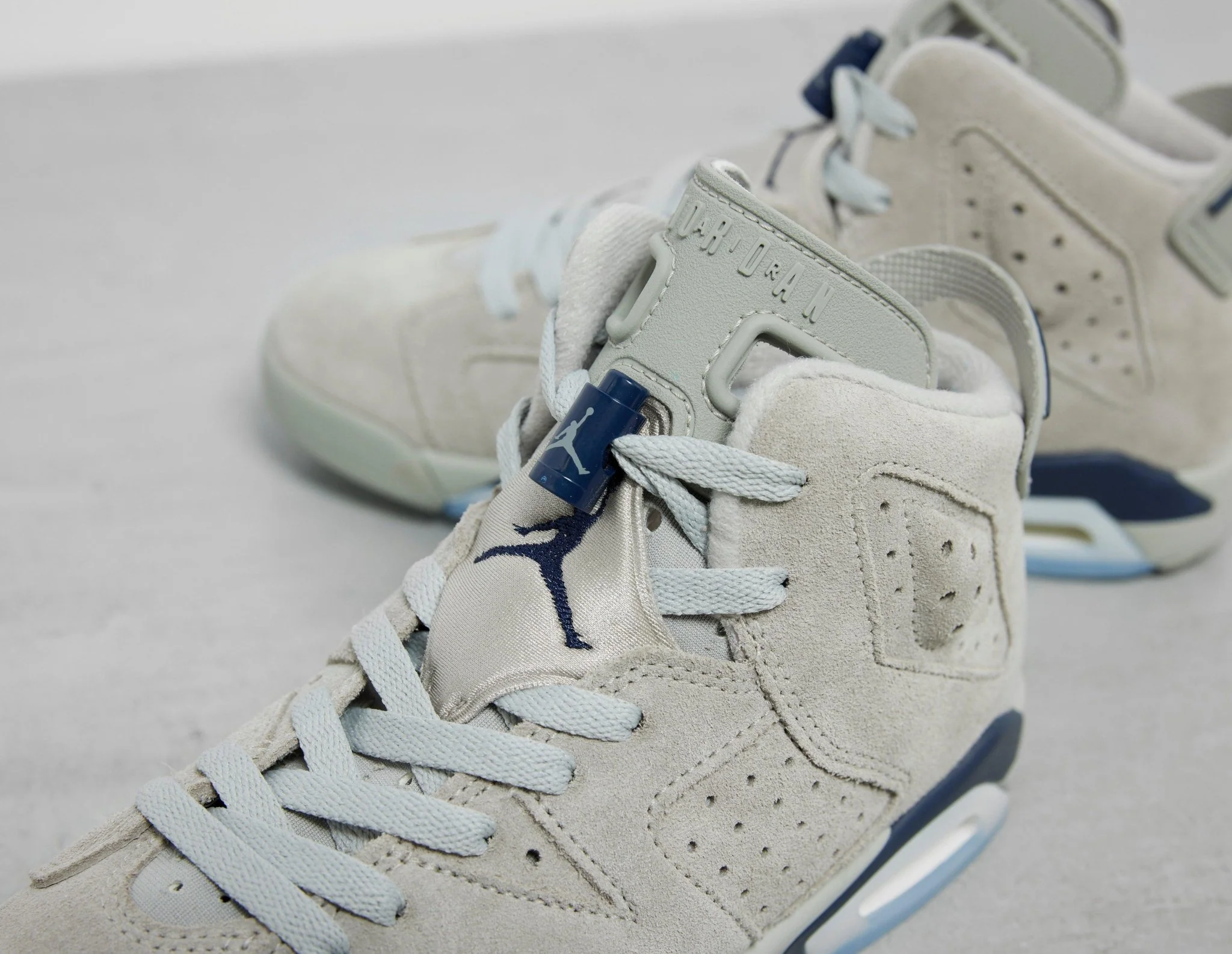 Air 6 Retro Junior - Image 2