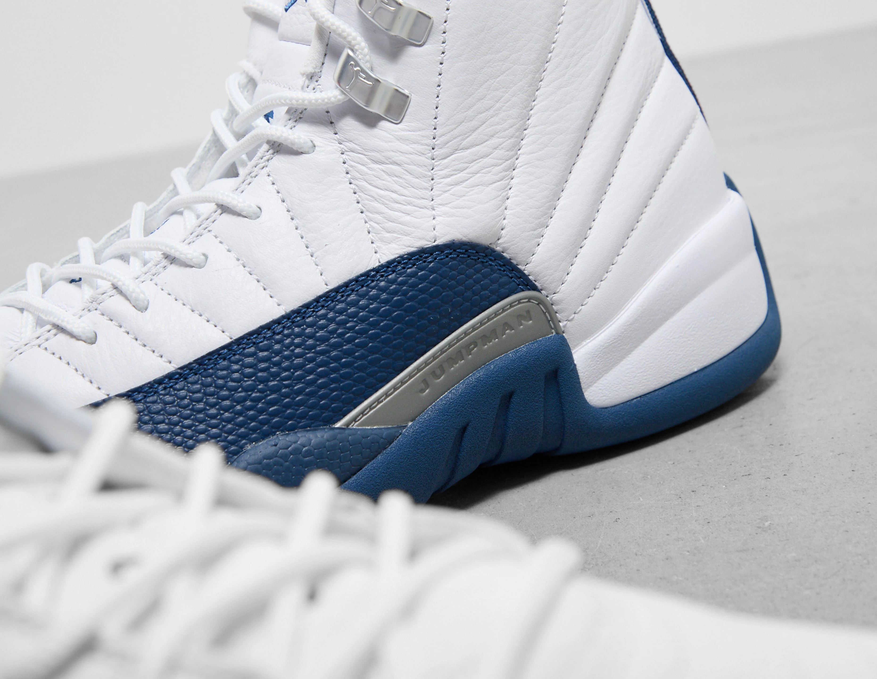 Air 12 - Image 4